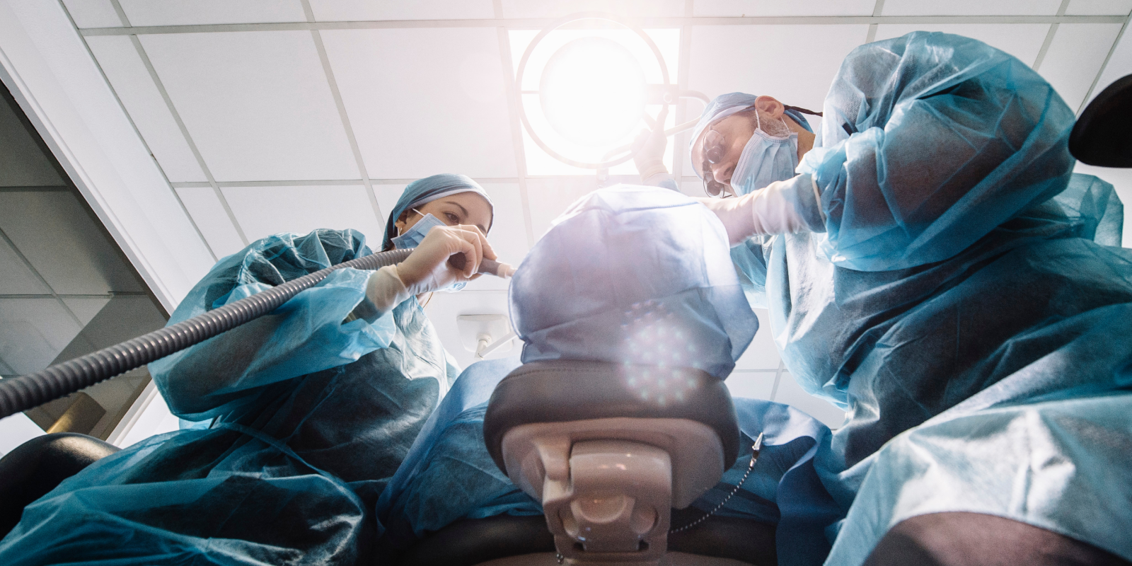 intervention dentaire implant Conseils post-opératoires Cabinet dentaire ESTIA - Chirurgiens-dentistes près de Lyon
